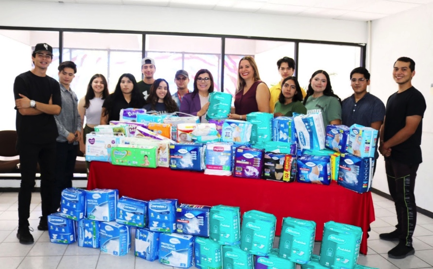 Realiza comunidad educativa de Itesca importante donativo de pañales a DIF Cajeme