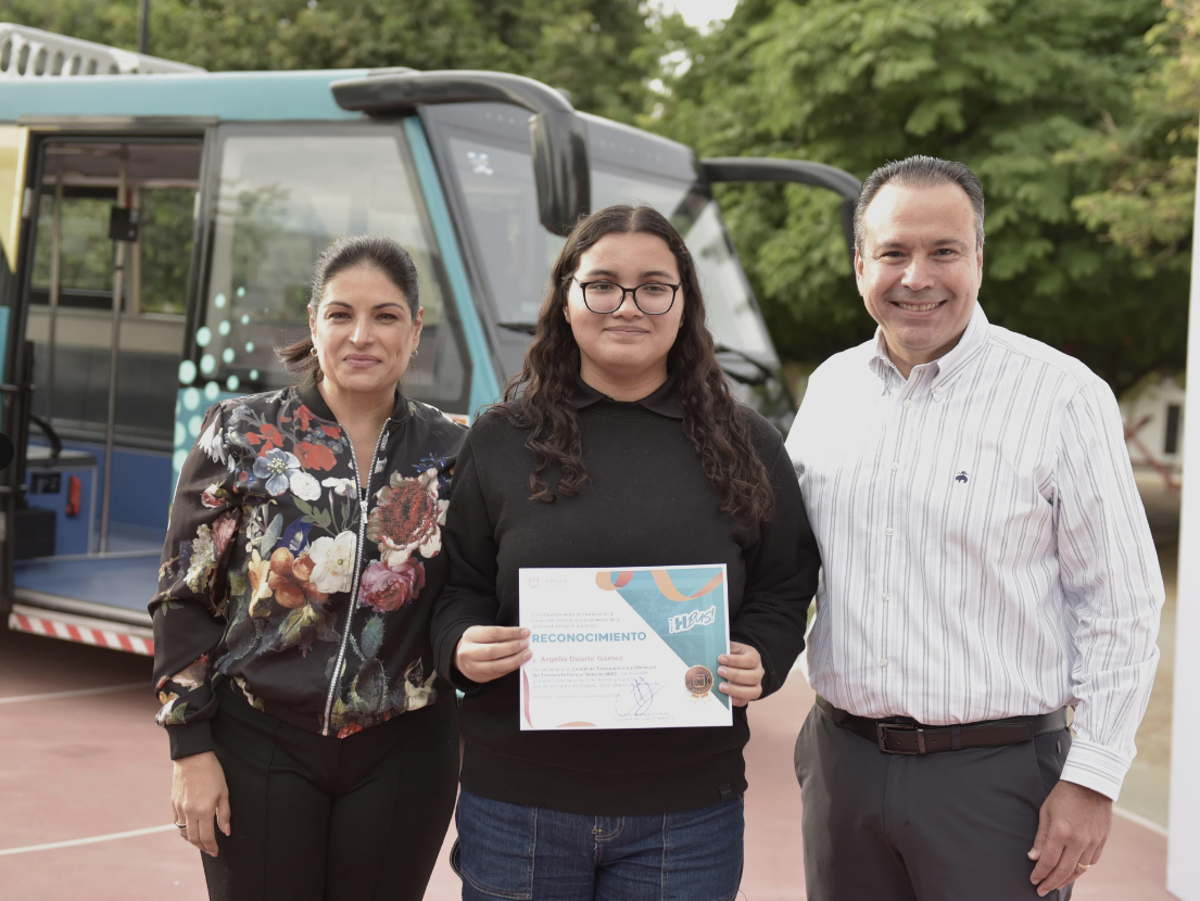 Estudiantes beneficiados cuidarán el correcto funcionamiento y transparencia del HBUS: Toño Astiazarán