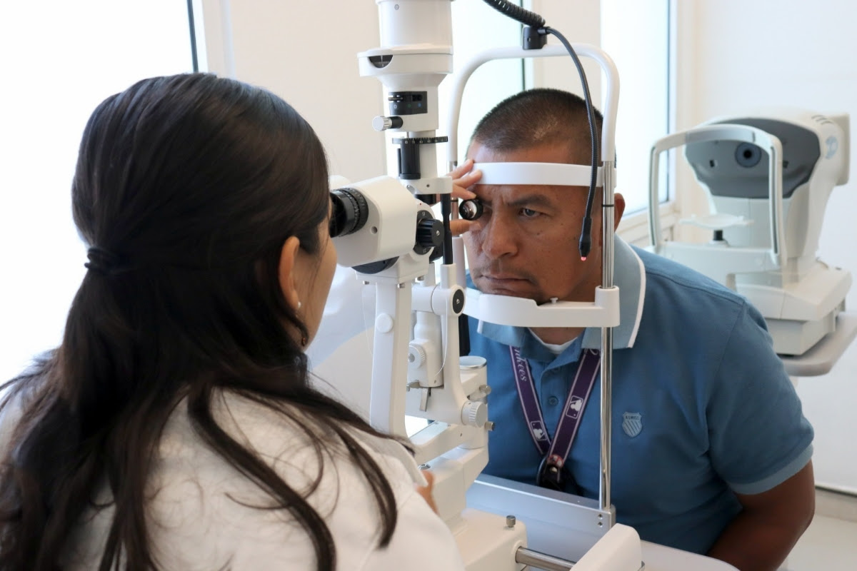 Impulsa Gobierno de Sonora servicio de oftalmología en Isssteson