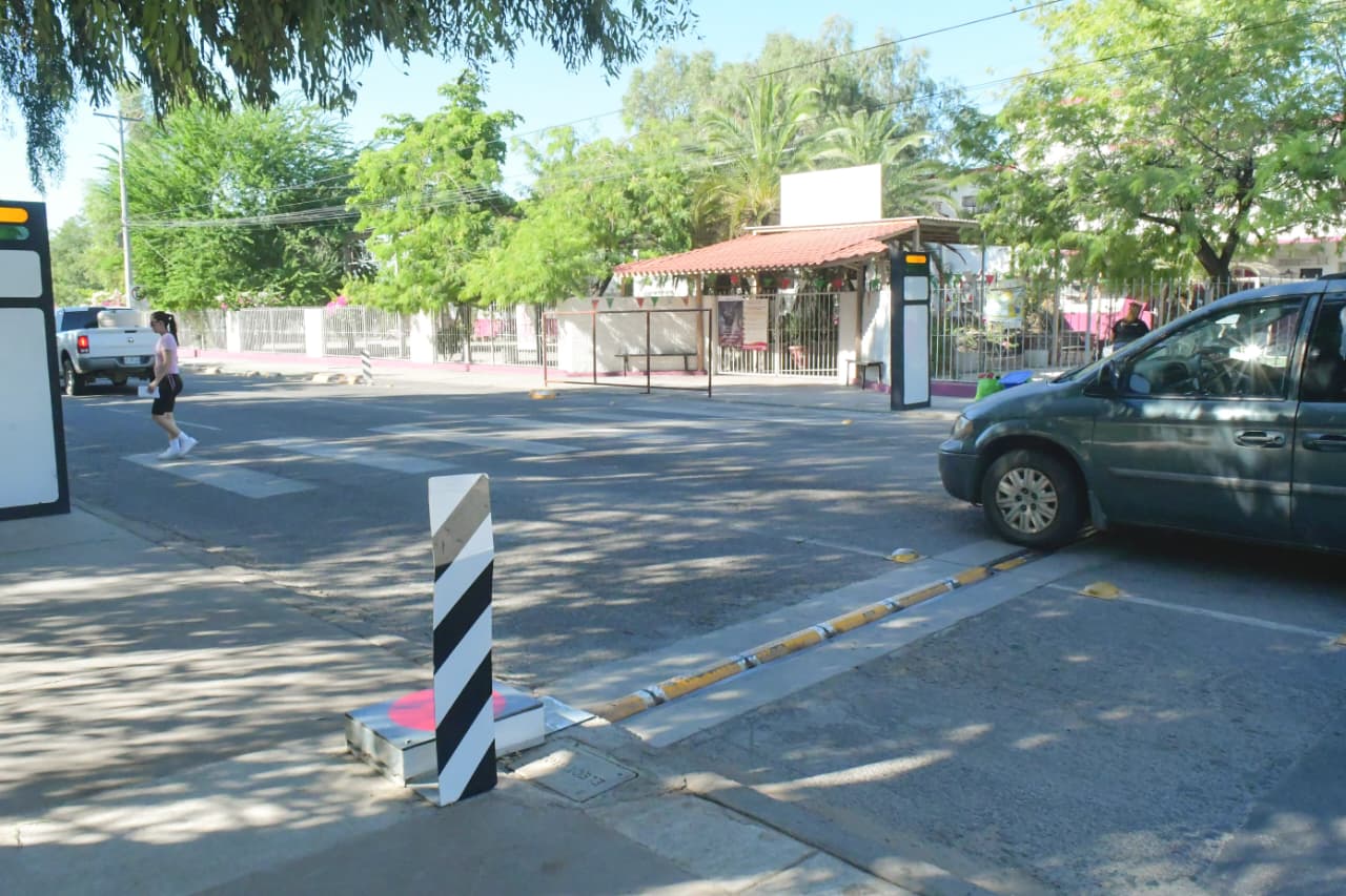 Opera con eficacia tope inteligente para prevenir accidentes viales en calle Heriberto Aja