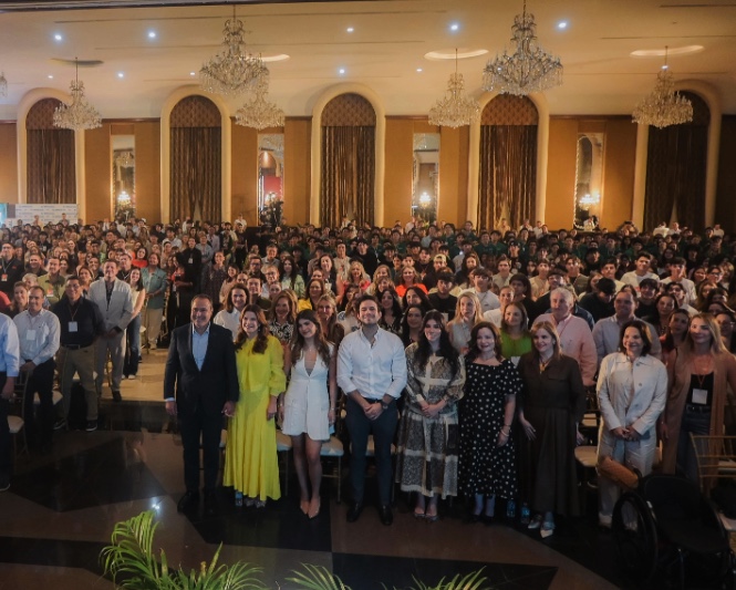 Con lleno total en asistencia, Toño Astiazarán y Patricia Ruibal inauguran el Tercer Congreso de la Familia