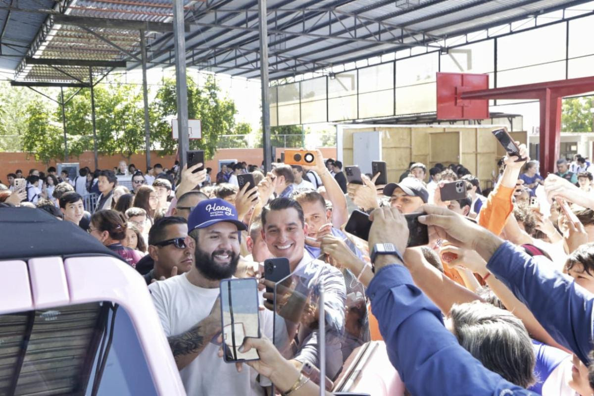 Reconoce Gobierno de Sonora a Carín León como exalumno distinguido de la secundaria General No. 4: SEC