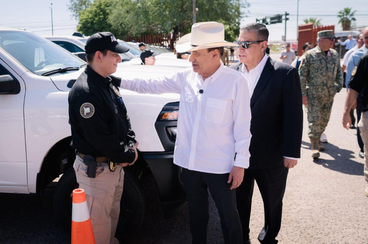Con entrega de equipamiento y estímulos a personal de la Fiscalía de Sonora, Gobernador Durazo reconoce resultados en reducción delictiva